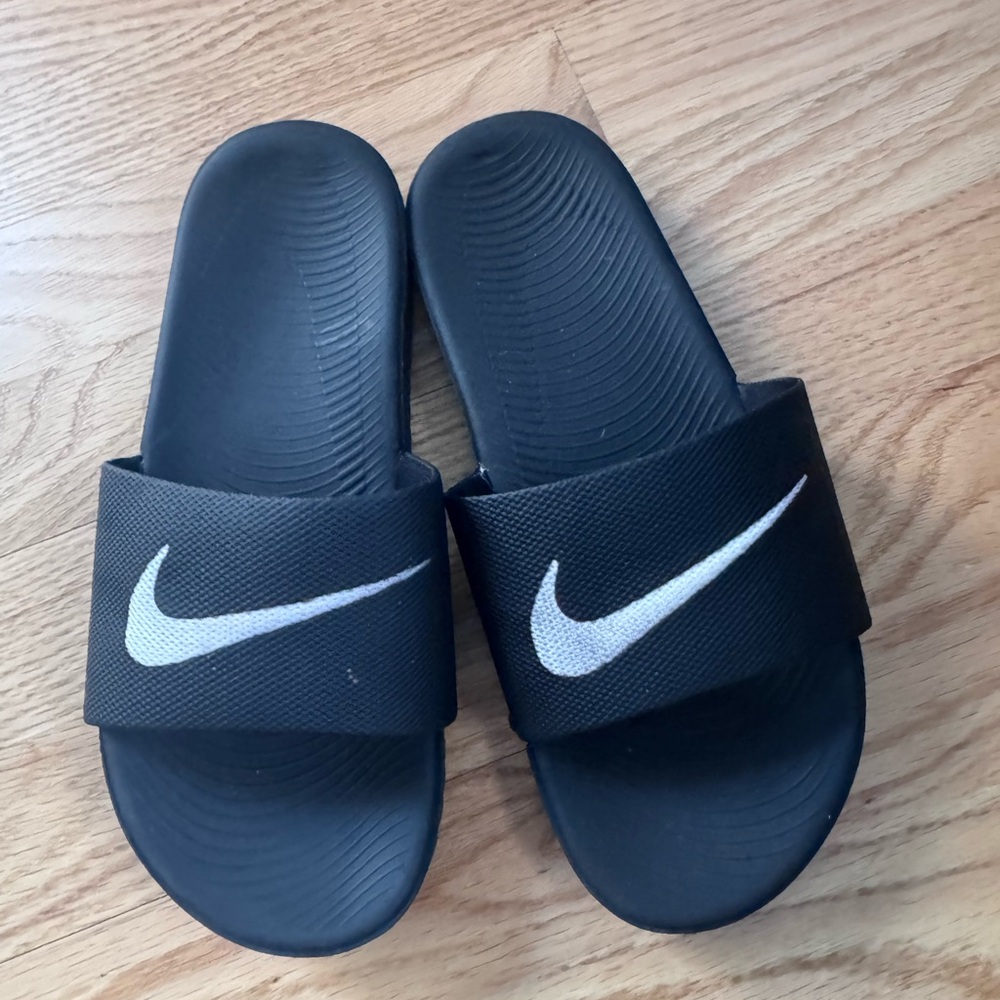 Nike Black Casual Slides